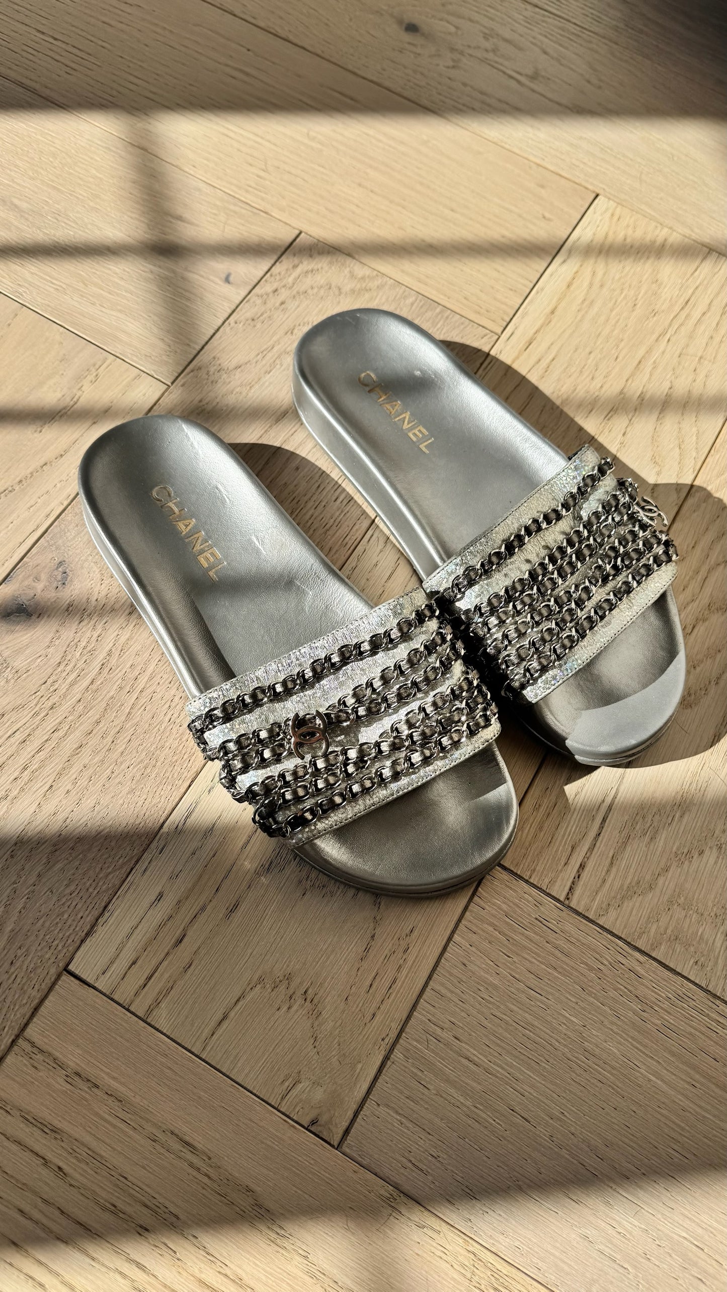 Chanel Silver CC Chainlink Flat Slide Sandals - UK 6
