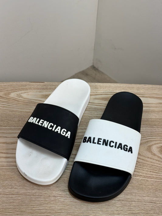 Balenciaga Black And White Slider - UK 12