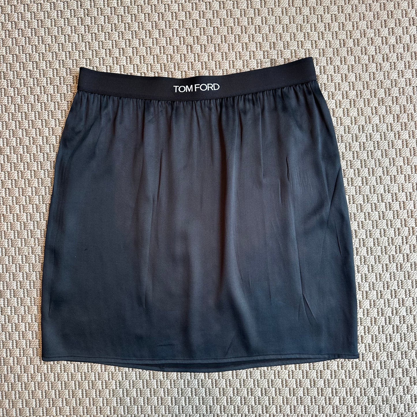 Tom Ford Black Silk Satin Skirt – Small