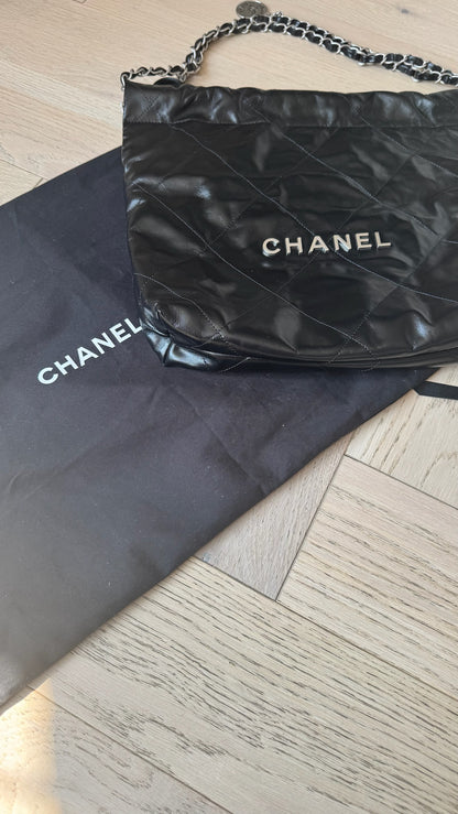 Chanel 22 Tote Quilted Diamond Stitched Hobo Bag with Brushed Silver Hardware. As New