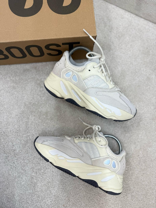 Yeezy Analog White Trainers - UK 3.5