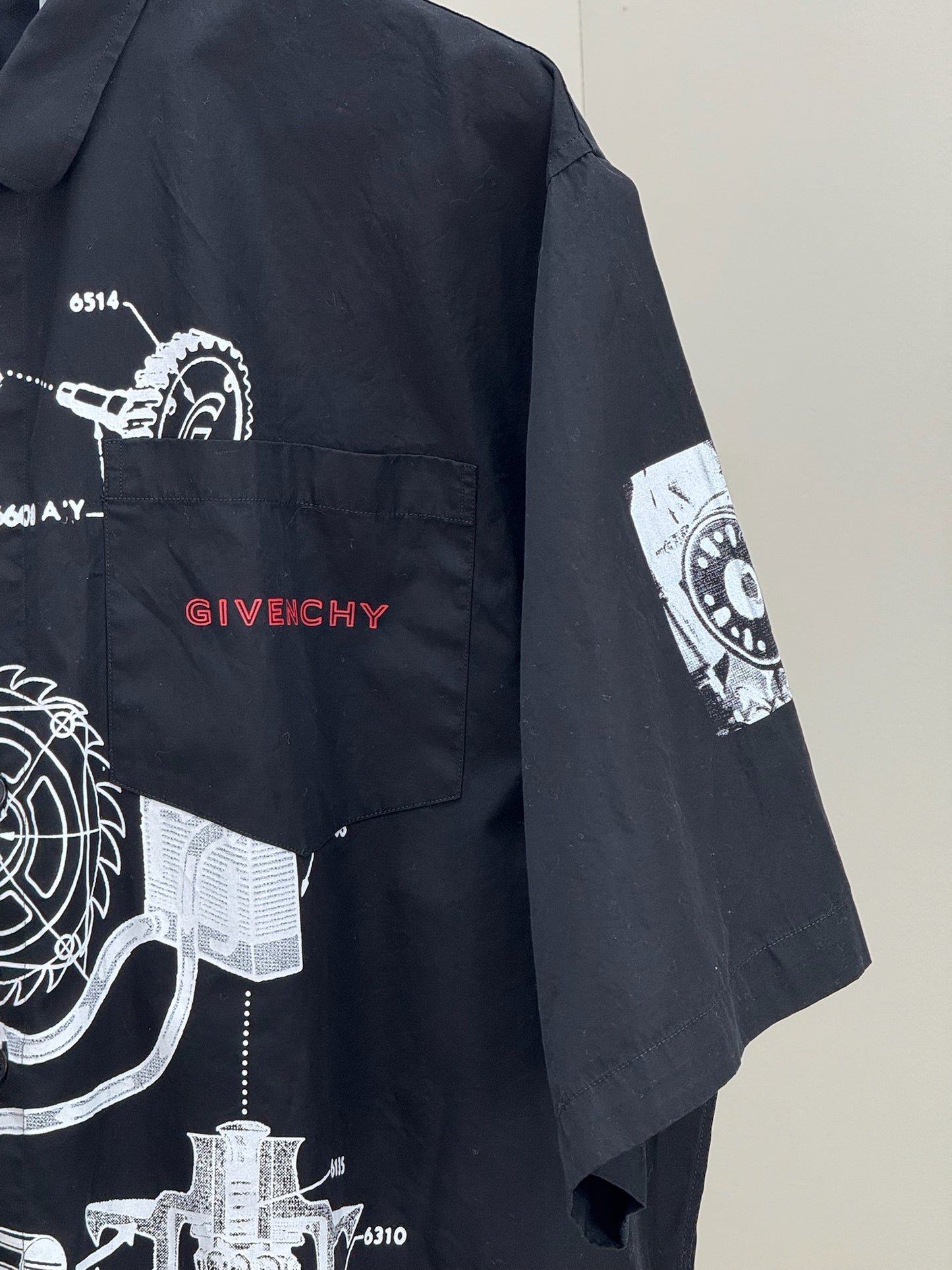 Givenchy Black Schematic Graphic Sports Shirt - 39