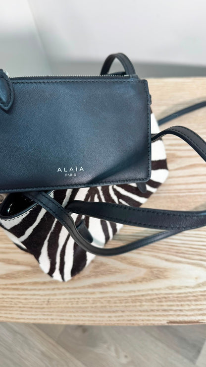 Alaïa Black & White Le Mina 16 Micro Calf Hair Bag – 13.5 x 16.5 x 8 cm