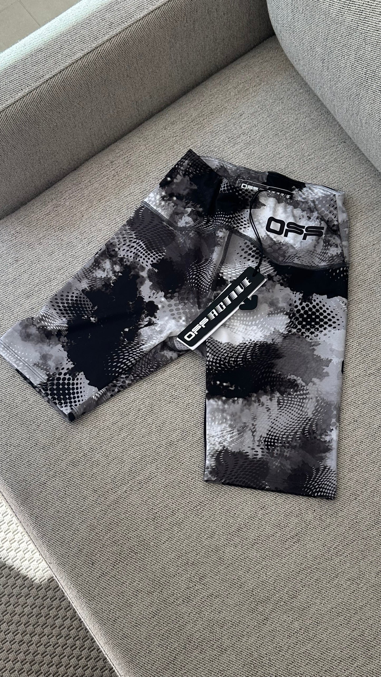 Off-White Active Printed Shorts Grey Black – Small. Brand New