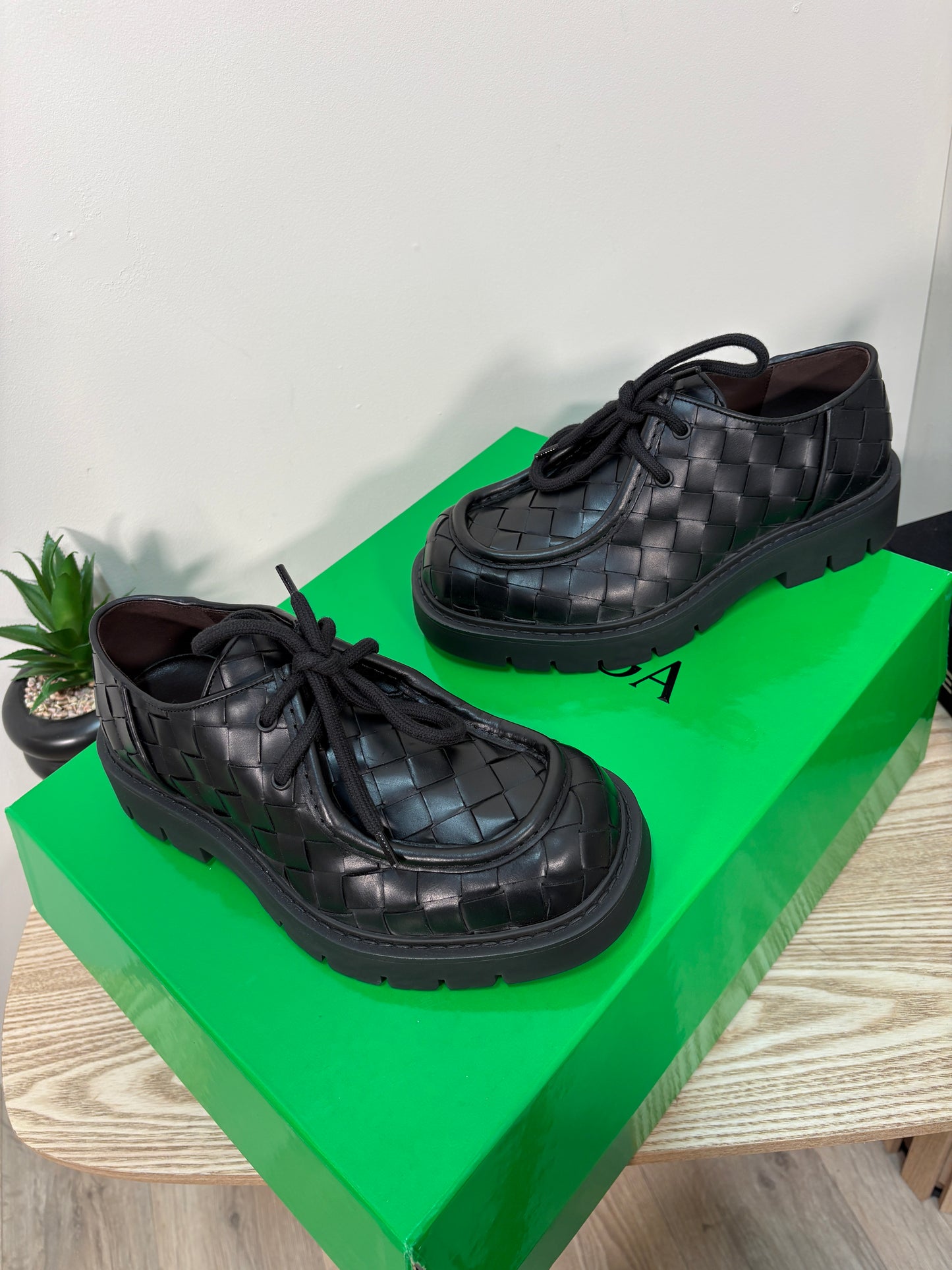 Bottega Veneta Intrecciato Leather Derby Shoes - 38/UK5