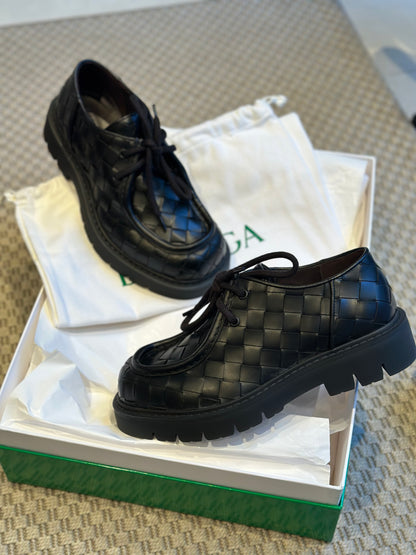 Bottega Veneta Intrecciato Leather Derby Shoes - 38/UK5