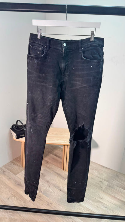 Amiri Black Paint Splatter Distressed Skinny Jeans – 33