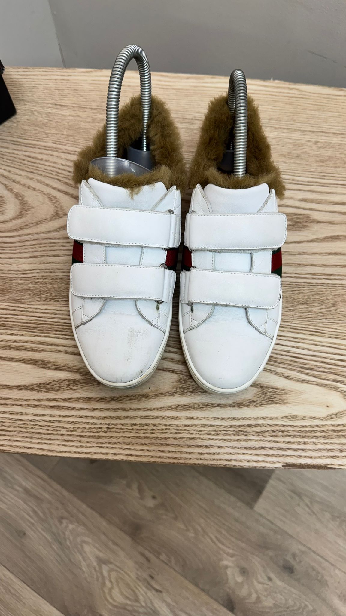 Kids Gucci White Fur Trim Velcro Trainers – N/A