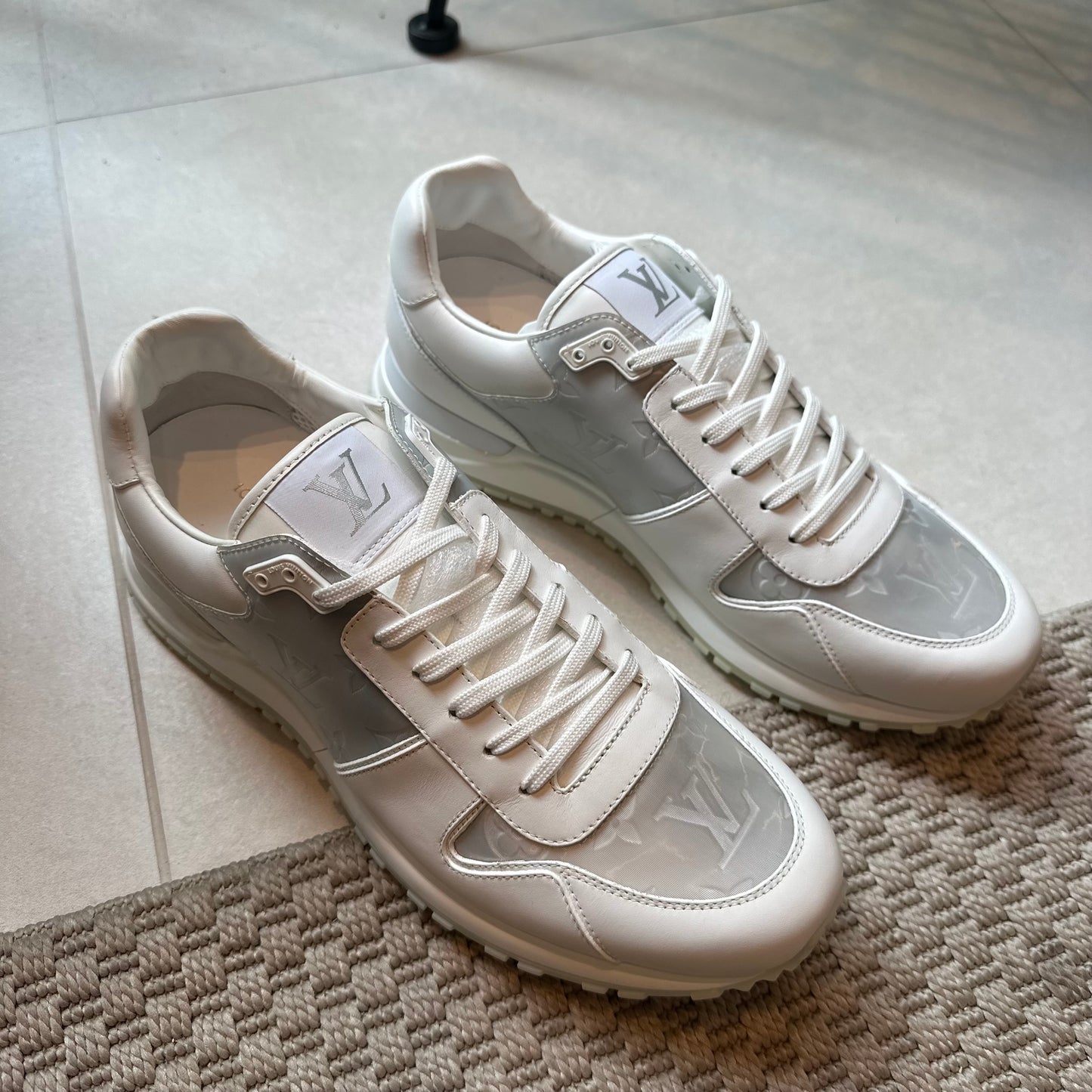 Louis Vuitton White Runaway Trainers – Brand New In Box UK 8