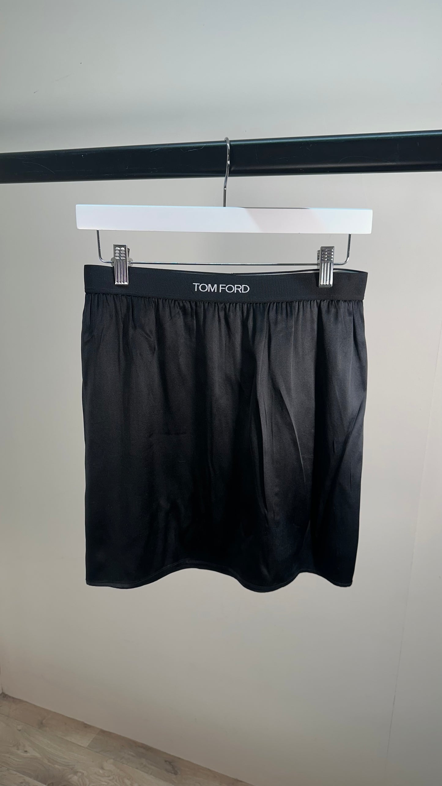 Tom Ford Black Silk Satin Skirt – Small