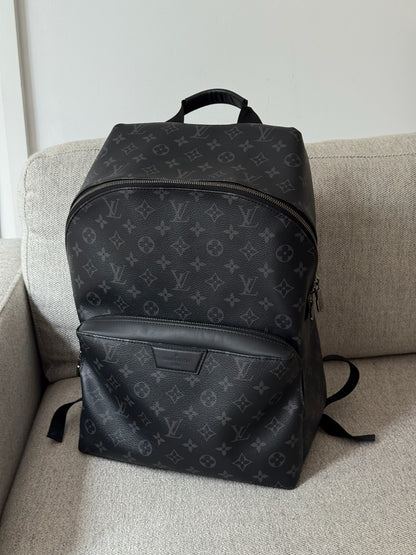 Louis Vuitton Black Discovery PM Monogram BackBag N/A
