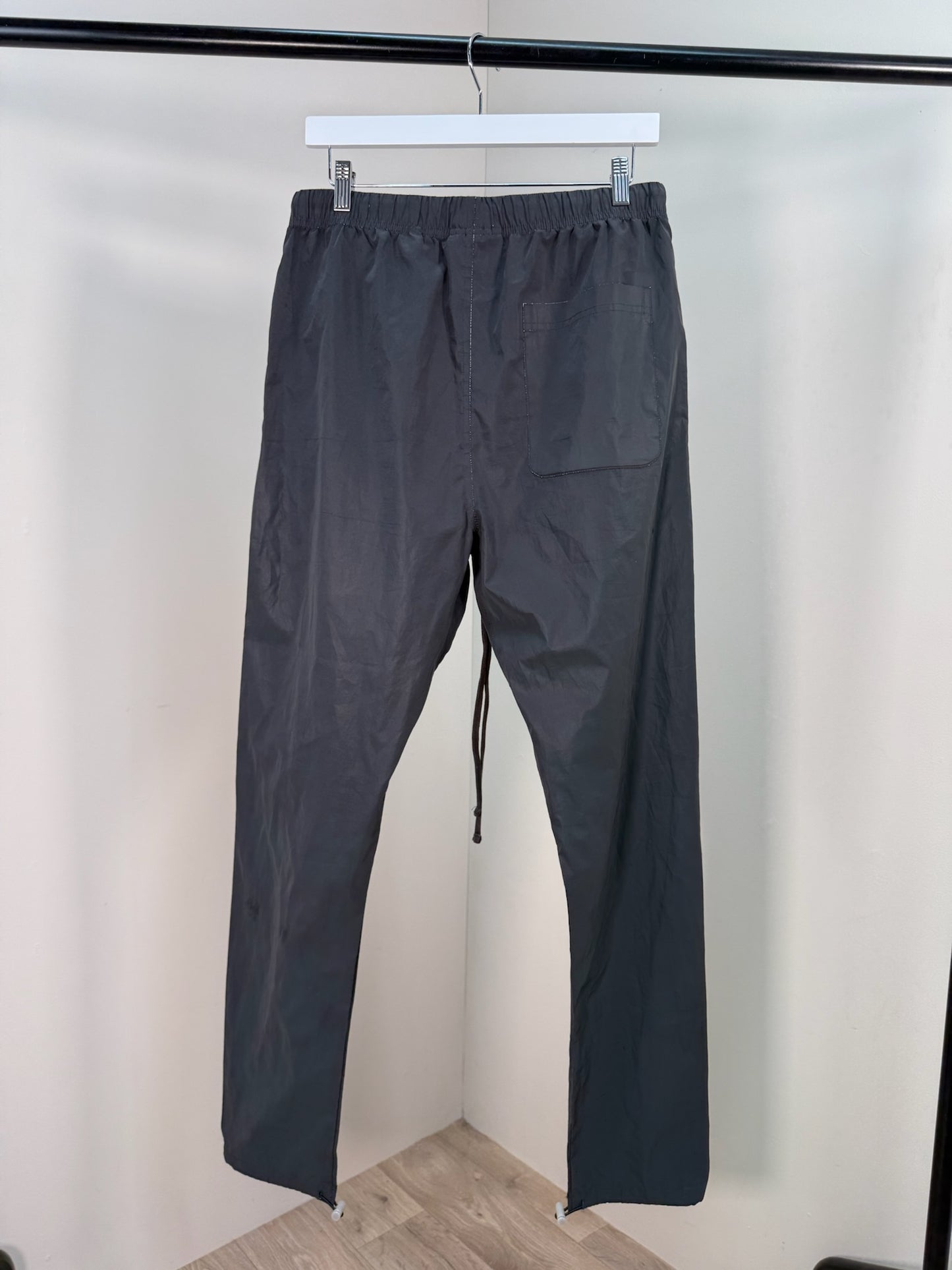 Essentials Black pants - Medium
