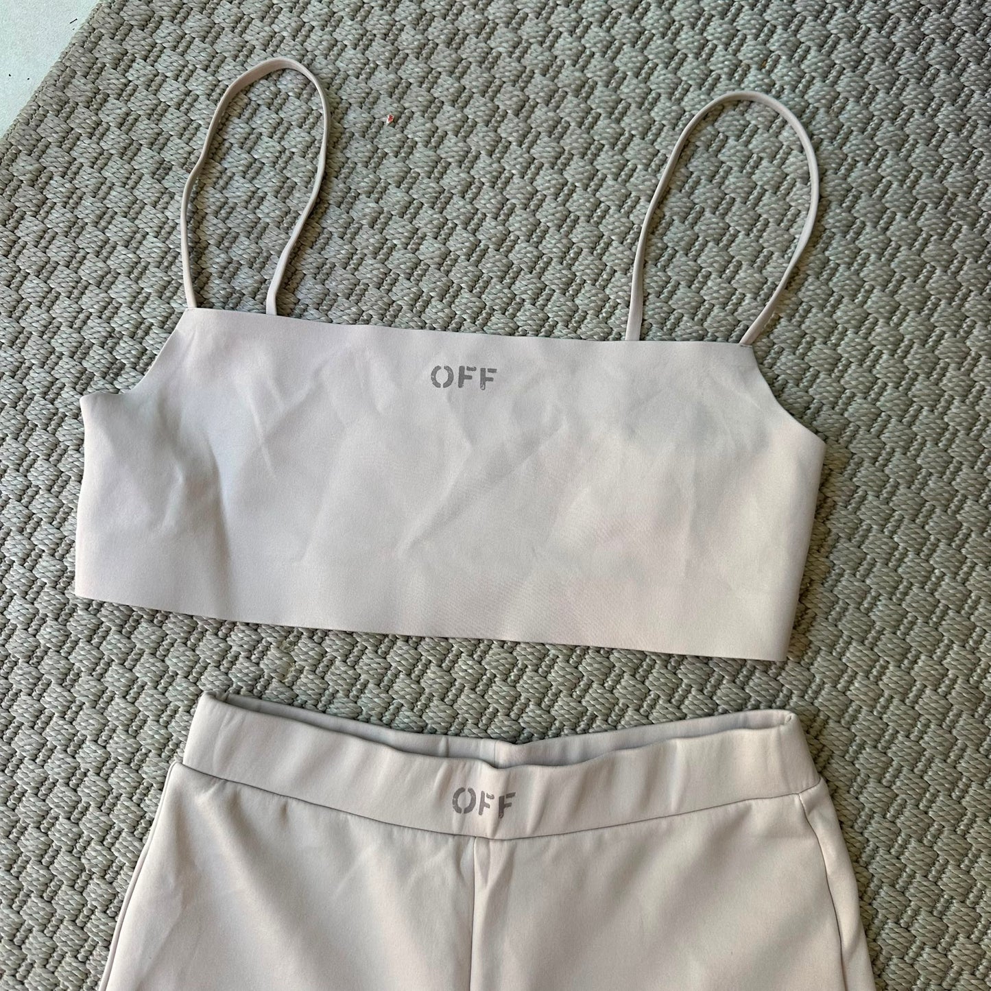 Off-White Nude Logo Crop Top & Cycling Shorts Co-Ord Set – IT 40 / UK 8