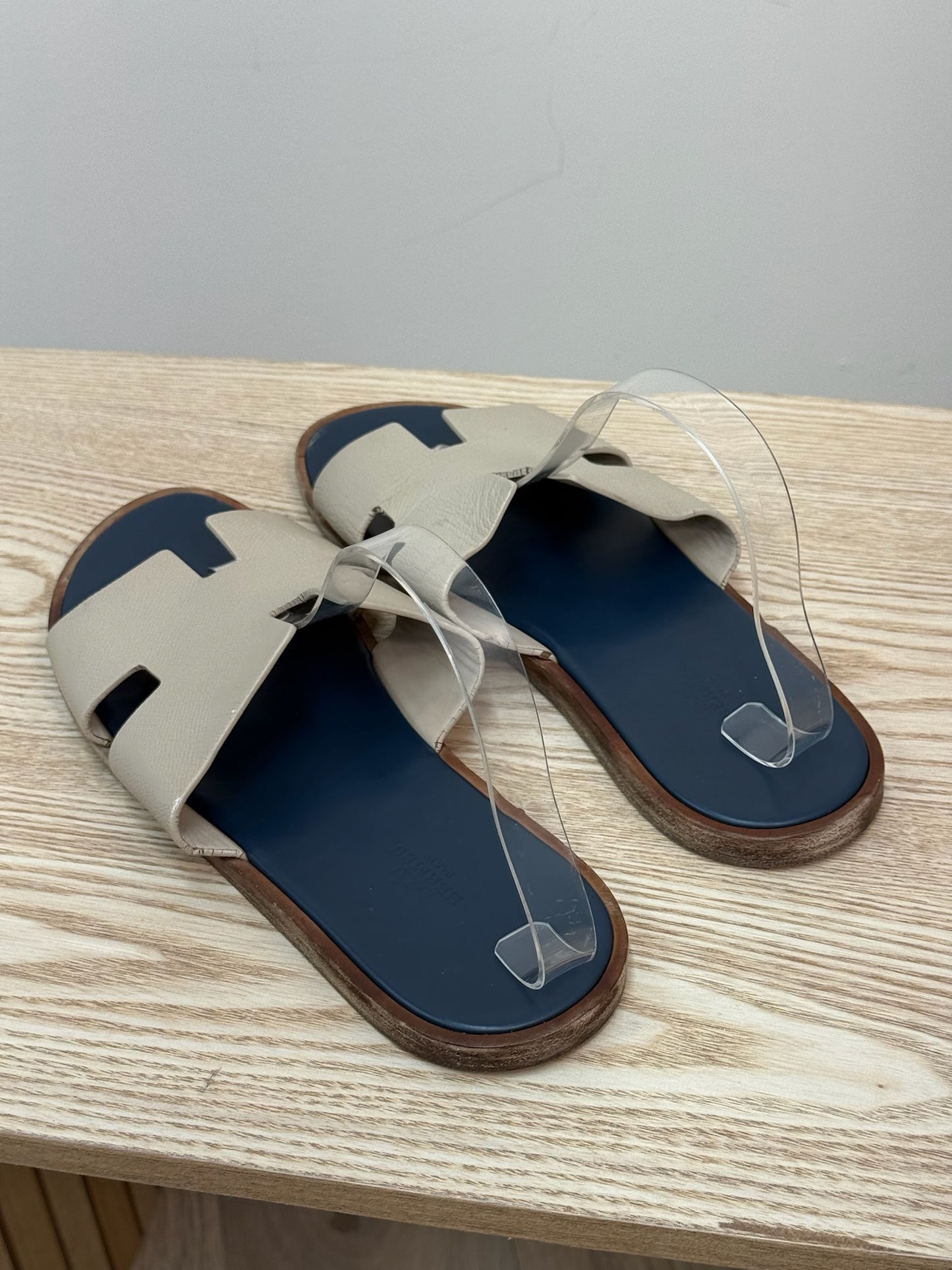 Hermès Nude & Navy Oran Leather Slider EU44/UK10