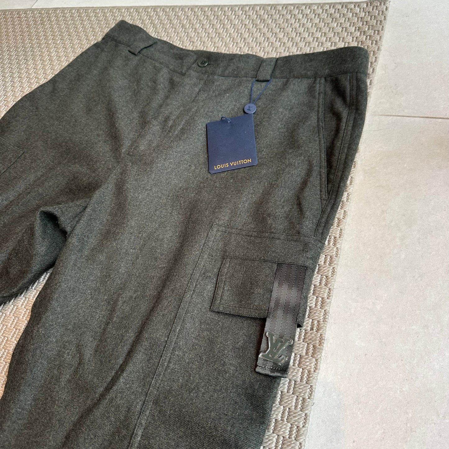 Louis Vuitton Grey Tailored Wool Cargo Trousers , brand new – IT 56