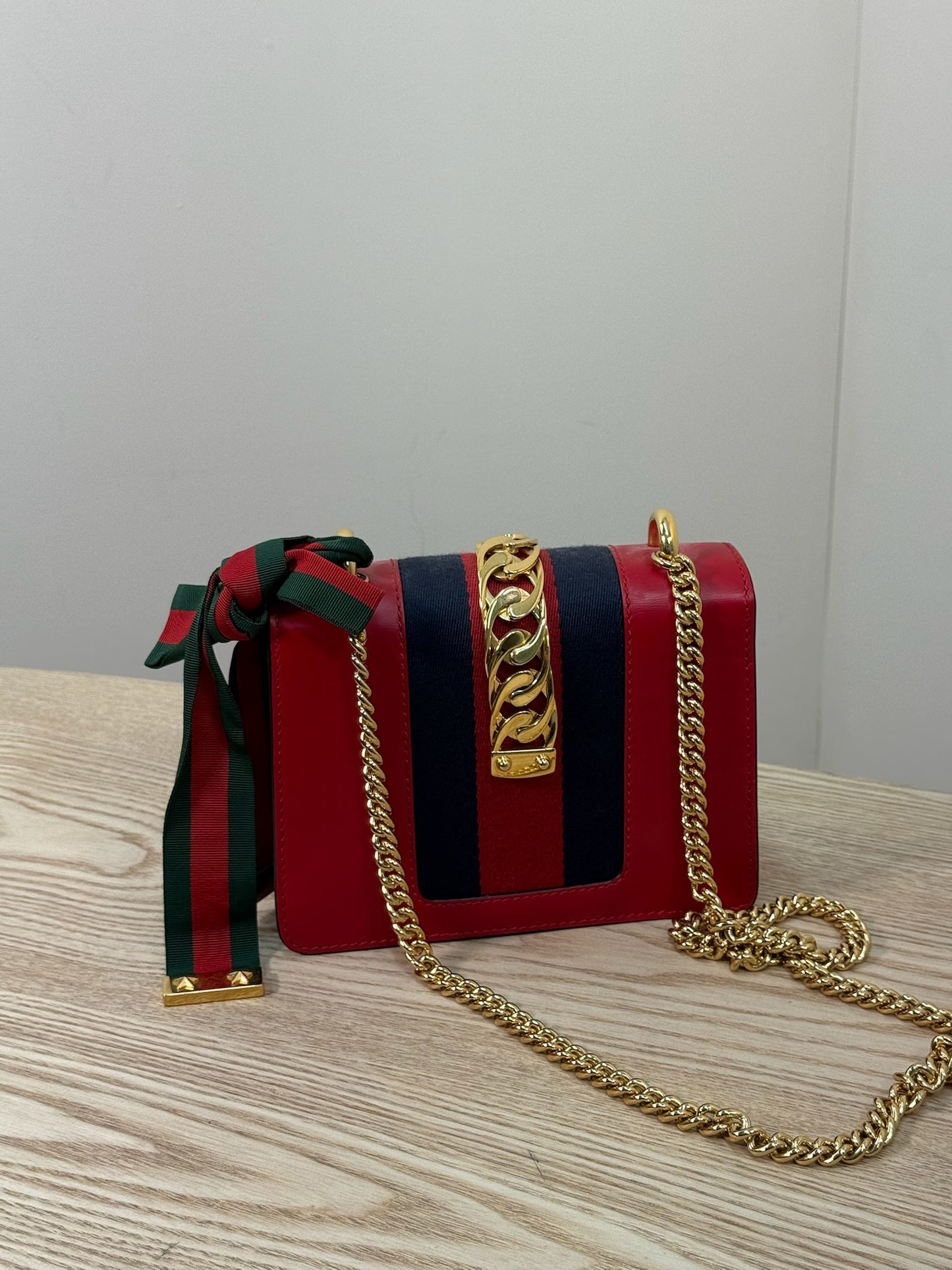 Gucci Red Sylvie Chain Crossbody Leather Handbag - One Size