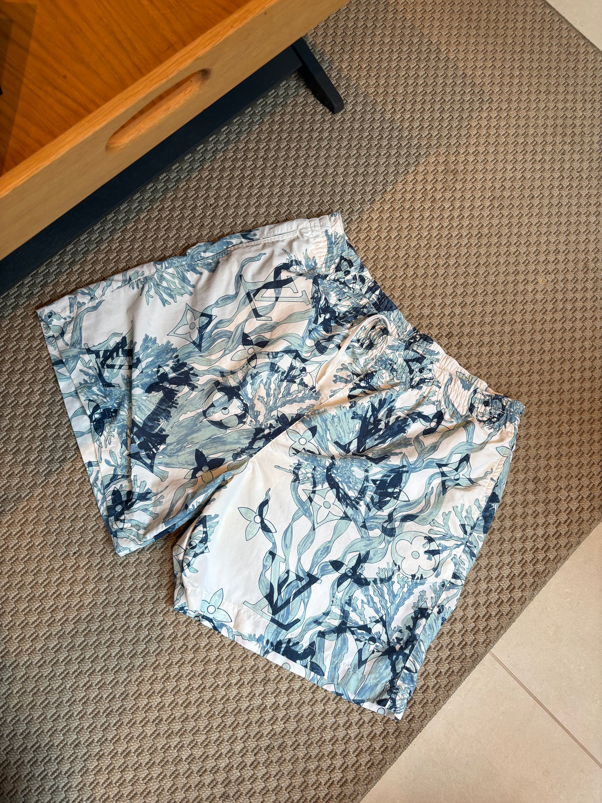Louis Vuitton White & Blue Floral Monogram Aquagarden Swim Shorts – XXL