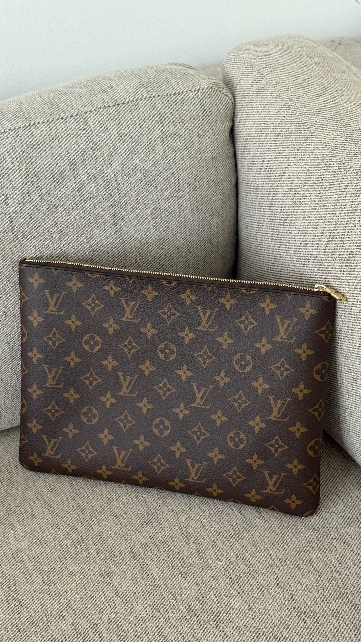 Louis Vuitton L Key Pouch- Brand New