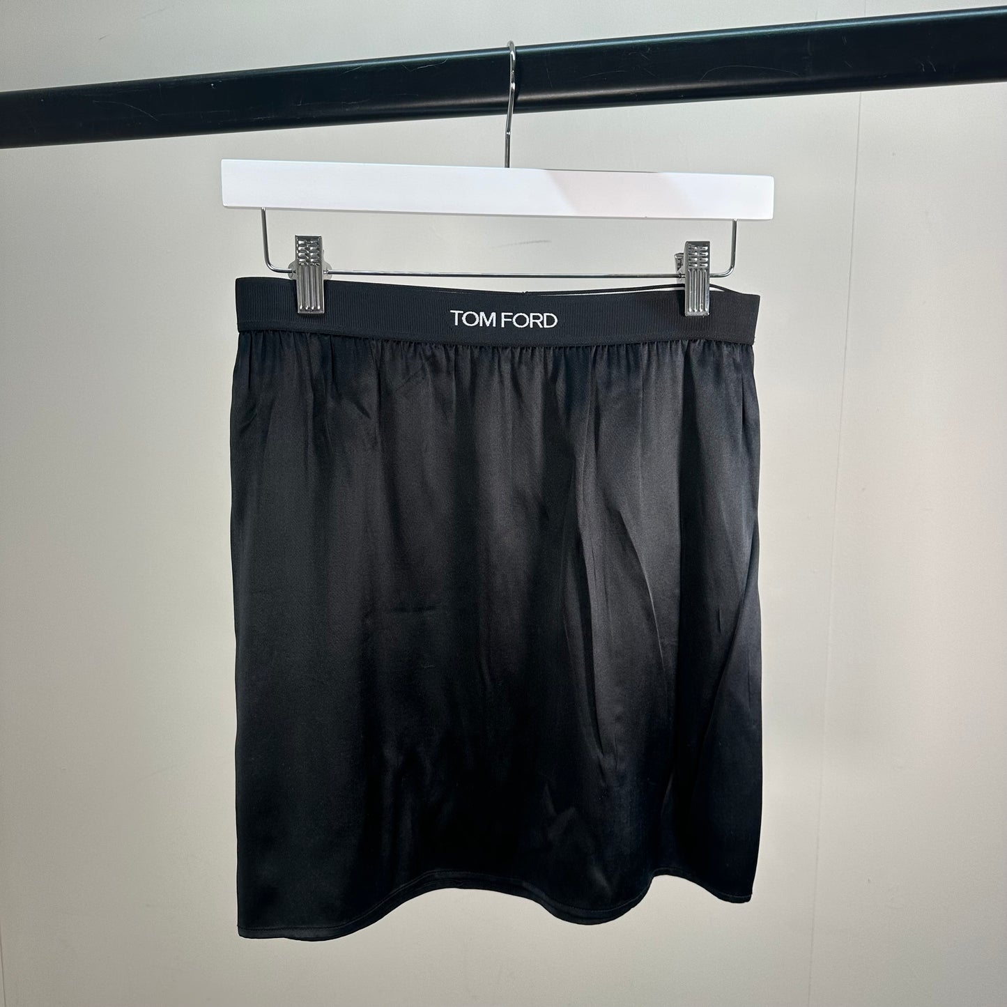 Tom Ford Black Silk Satin Skirt – Small