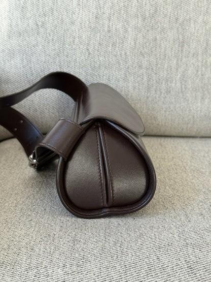 Jil Sanders Cannolo Leather Shoulder bag in Chocolate