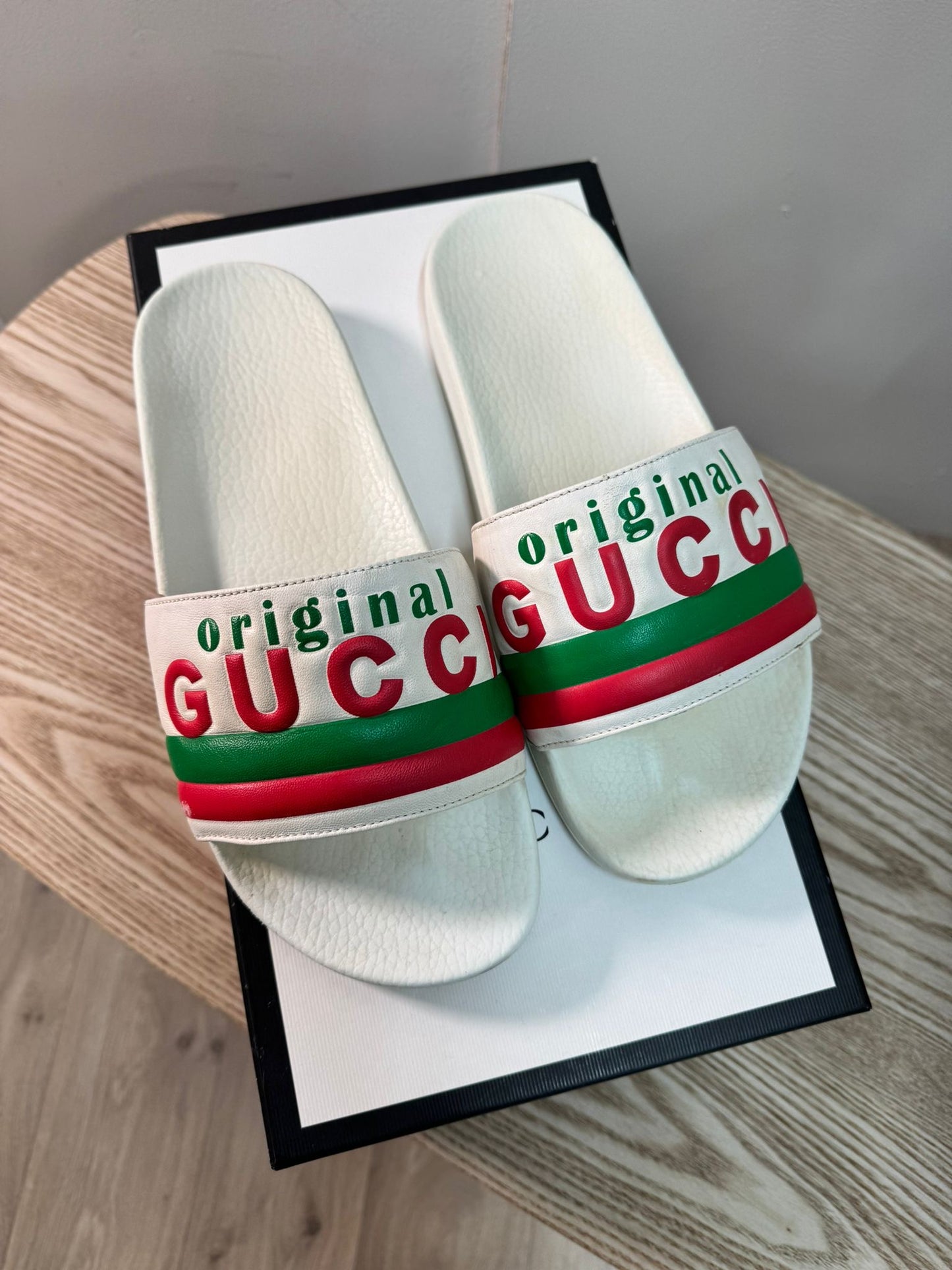 Gucci White Gucci Rubber Slider – UK 8