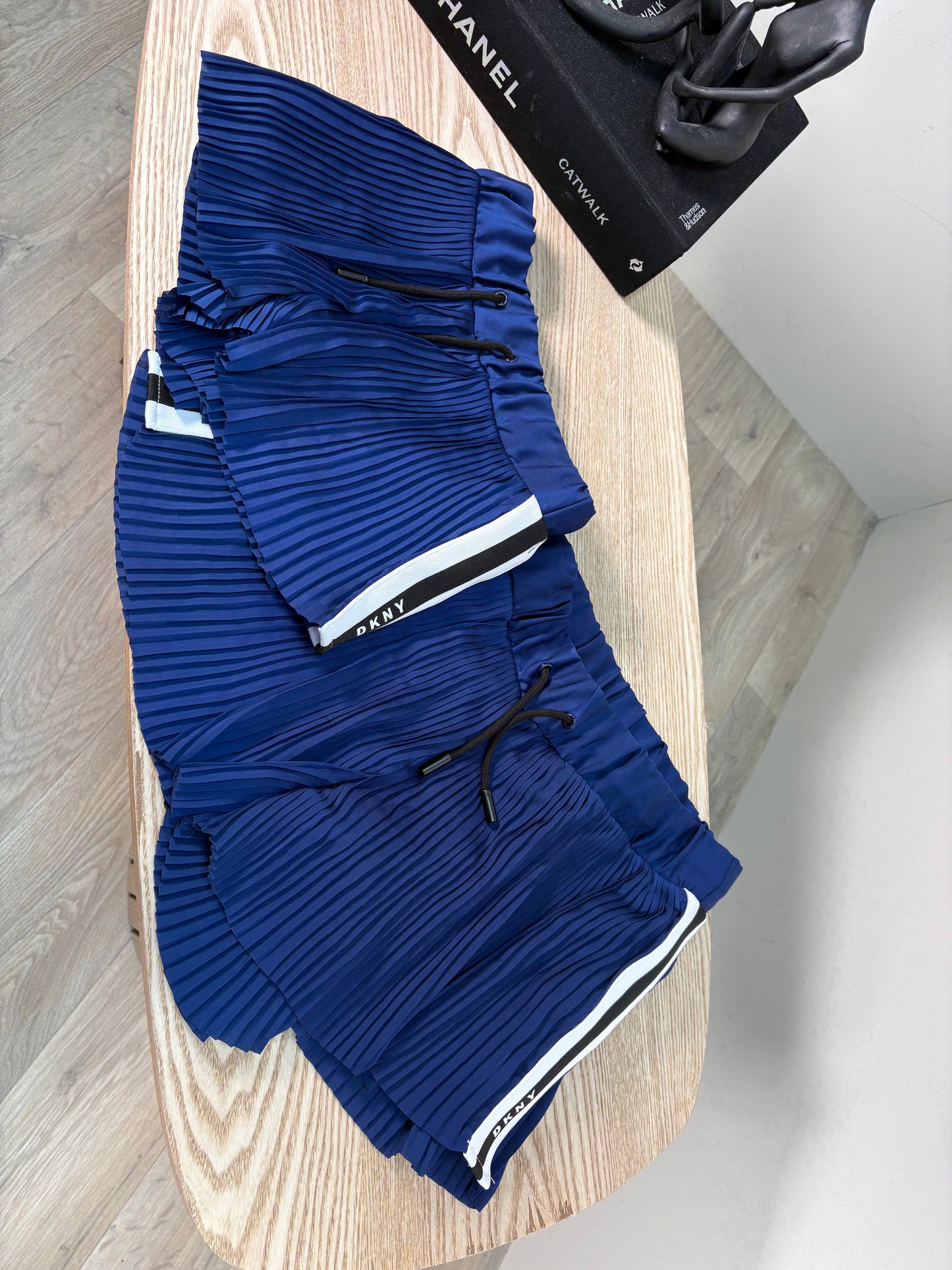 Kids DKNY Navy Pleat Shorts – New In Tags Age 14