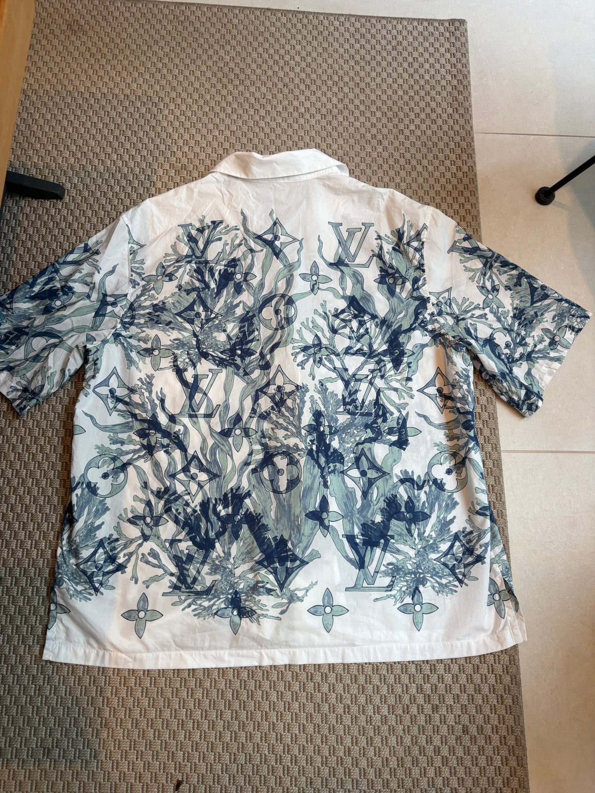 Louis Vuitton White & Blue Monogram Floral Short Sleeve Shirt – XL