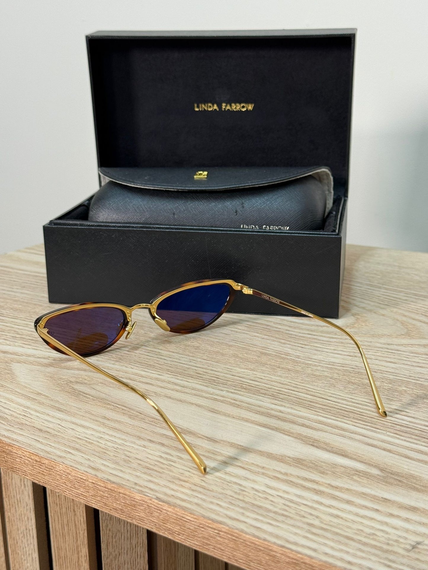 Linda Farrow Brown Tortoise Gold Skinny Cat Eye Lens Sunglasses - One Size