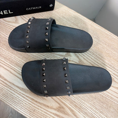 Valentino Mens Black Rockstud Sliders – EU 42 / UK 8