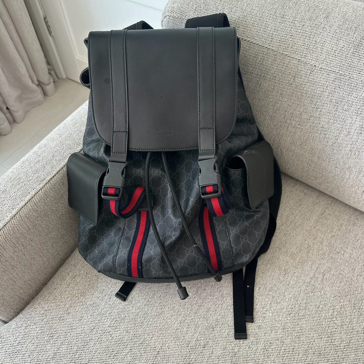 Gucci Black GG Supreme Backpack – W35 x H46 x D12 cm