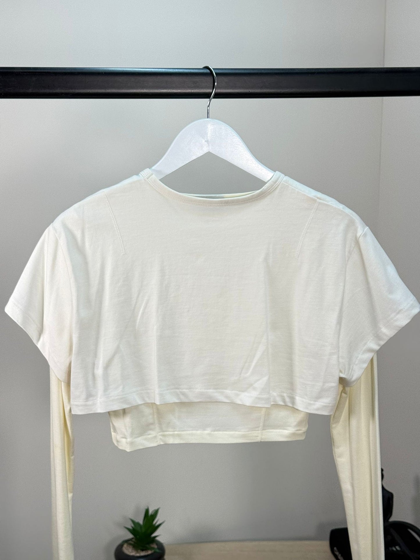 Jacquemus Cream & White Cropped Long Sleeve Layered Top - Medium