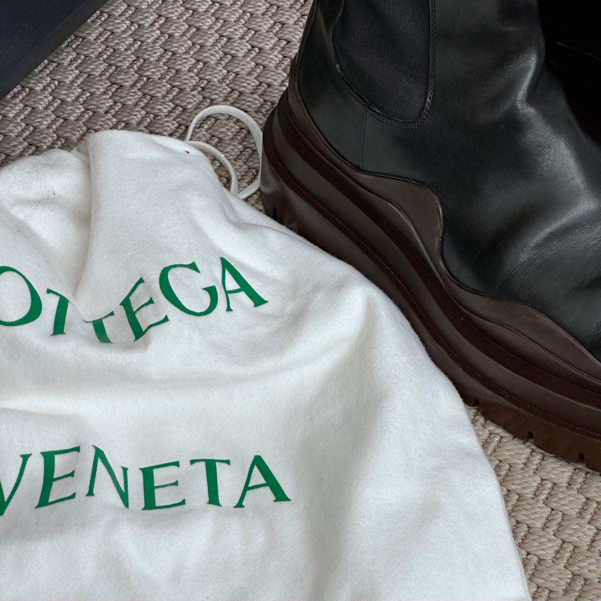 Bottega Veneta Black Tire Chelsea Boots – EU 39/UK 6