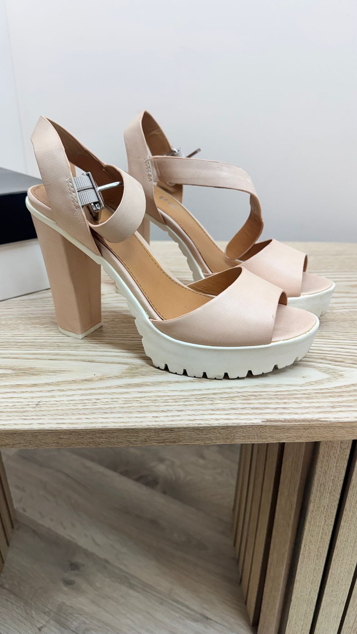Kurt Geiger Panther Nude White Block Heels – EU 38 / UK 5