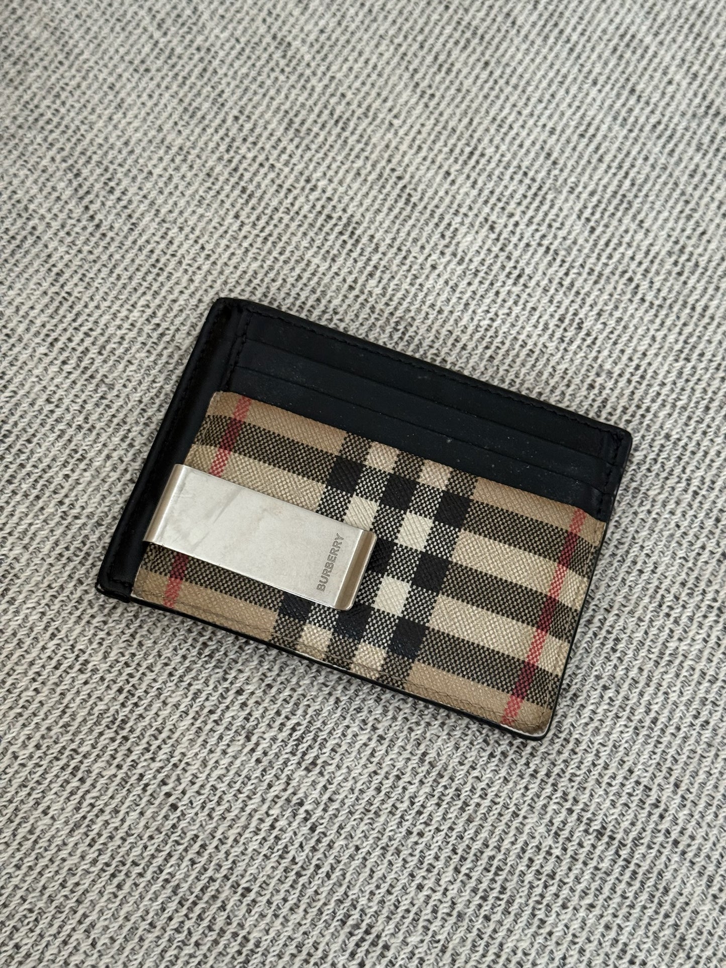 Burberry Chase Moner Clip Cardholder - One Size
