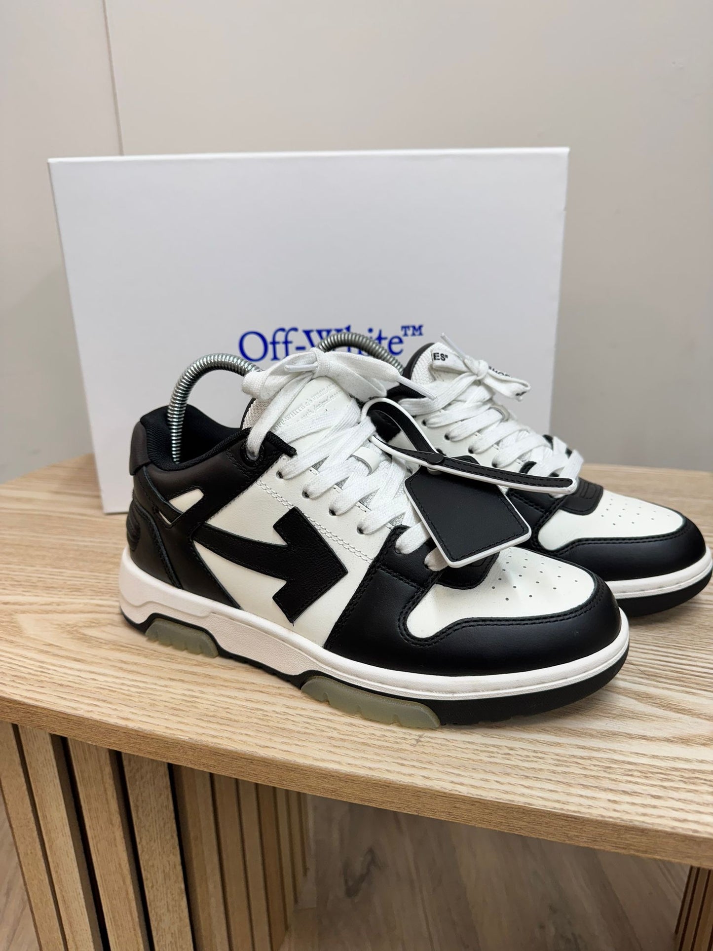 Off-White Black And White Out Of Office Trainers – EU 38 / UK 5