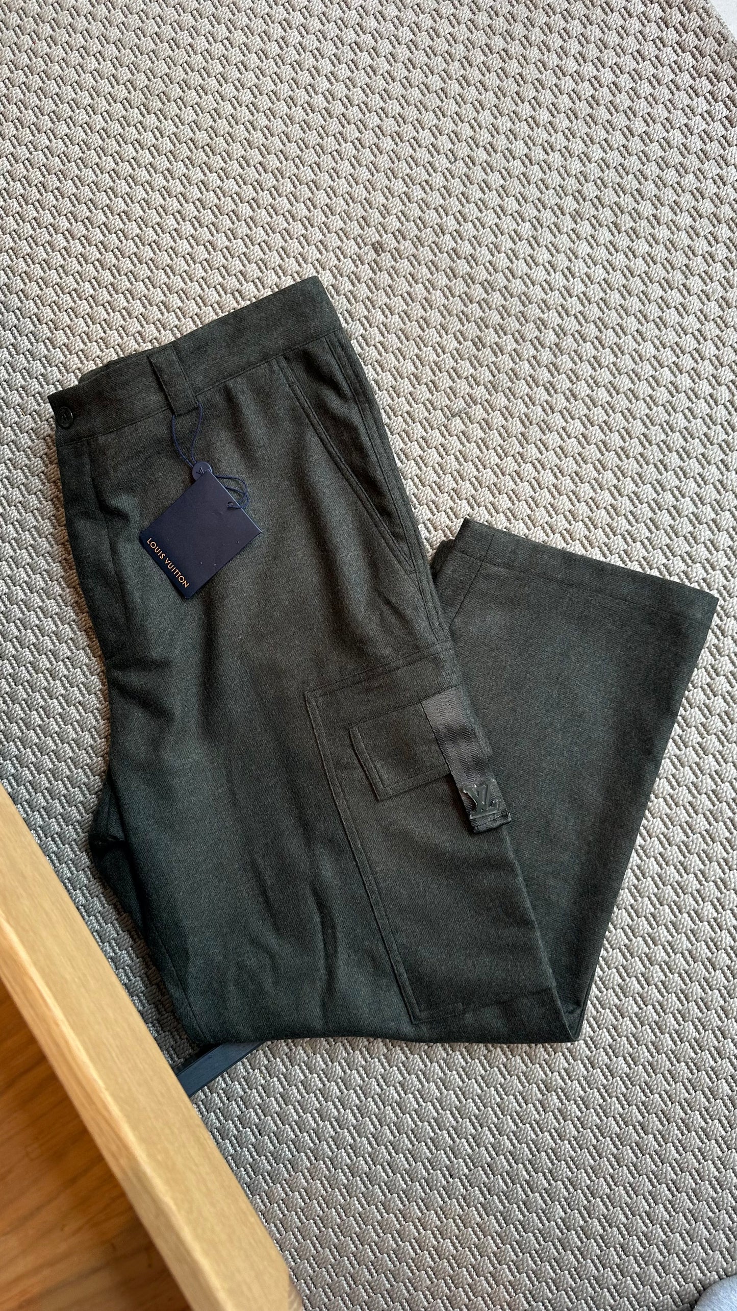 Louis Vuitton Grey Tailored Wool Cargo Trousers , brand new – IT 56