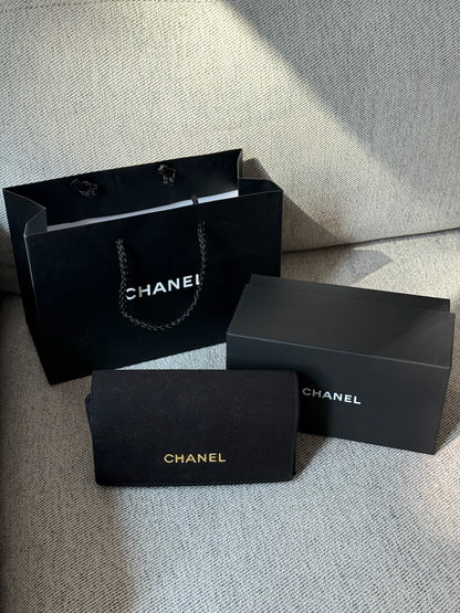 Chanel Square CC Metal, Calfskin
Gold Sunglass