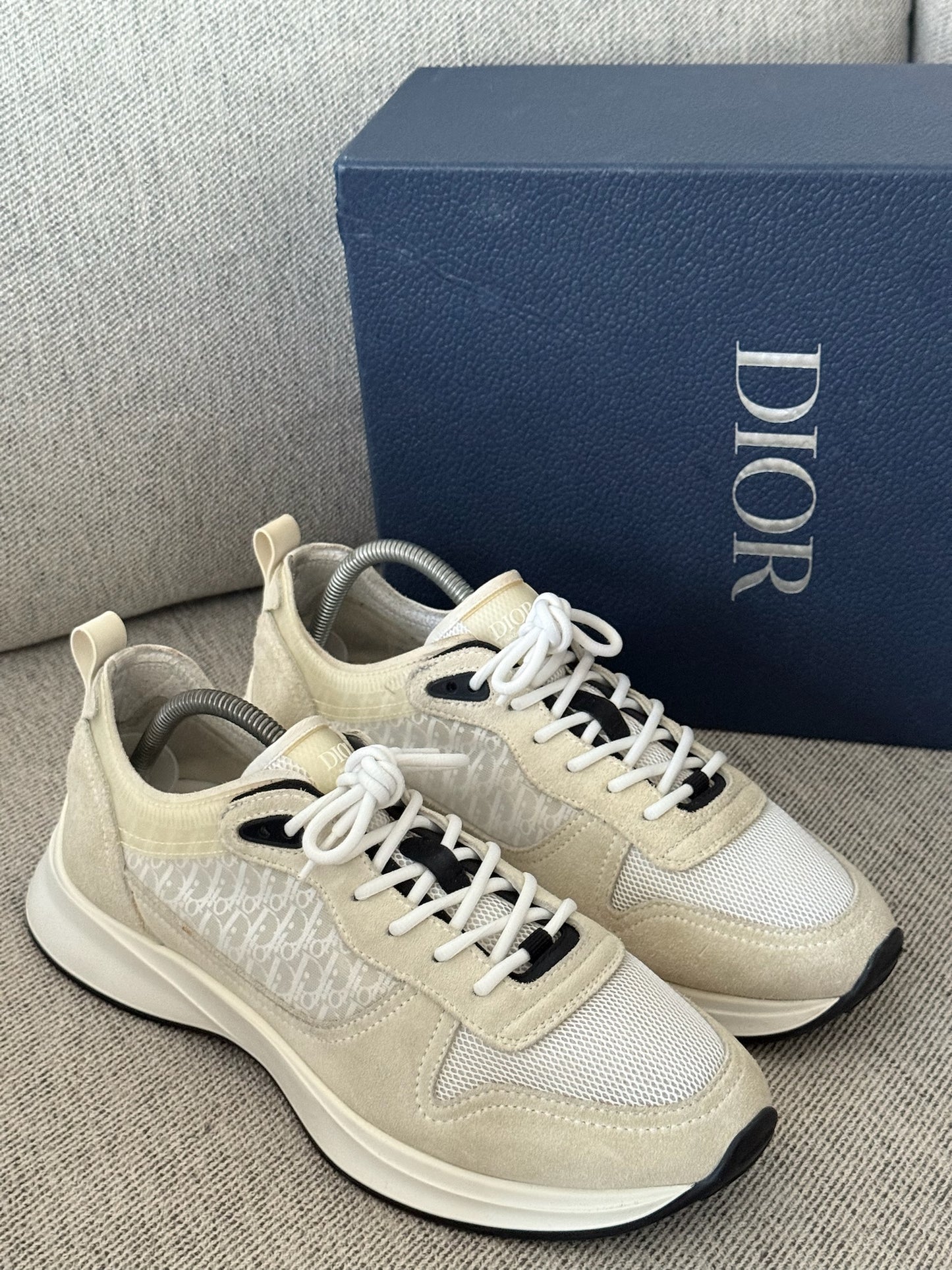 Dior White Oblique B25 Runner Trainers - UK8.5/42.5