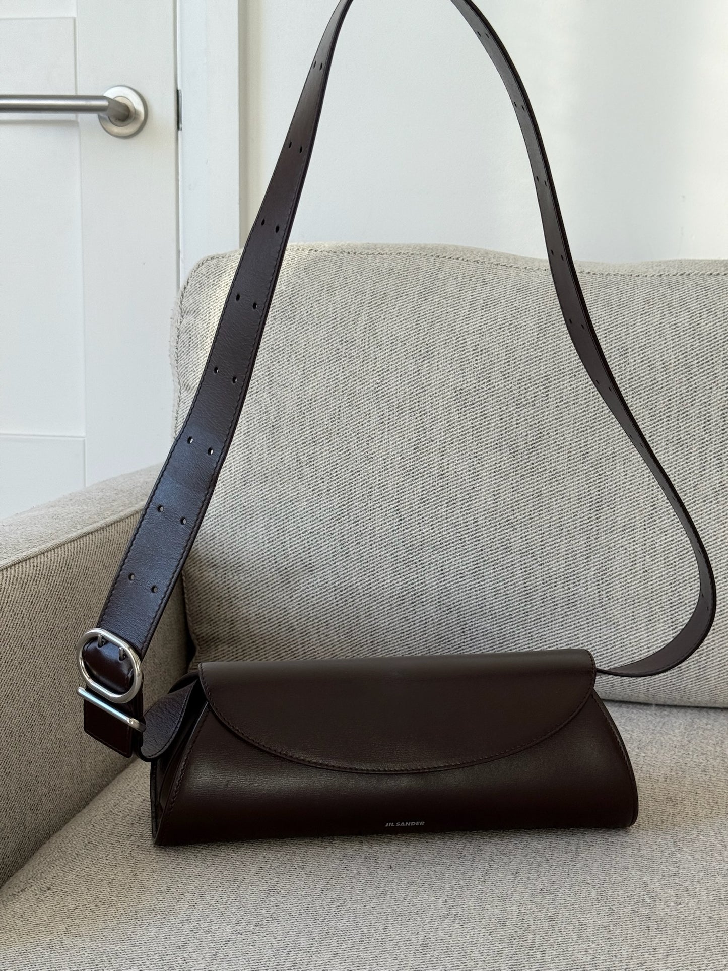 Jil Sanders Cannolo Leather Shoulder bag in Chocolate