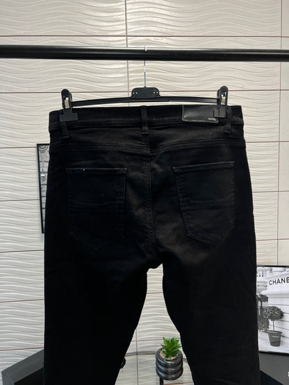 Amiri Black Bandana Distressed Jeans - 33
