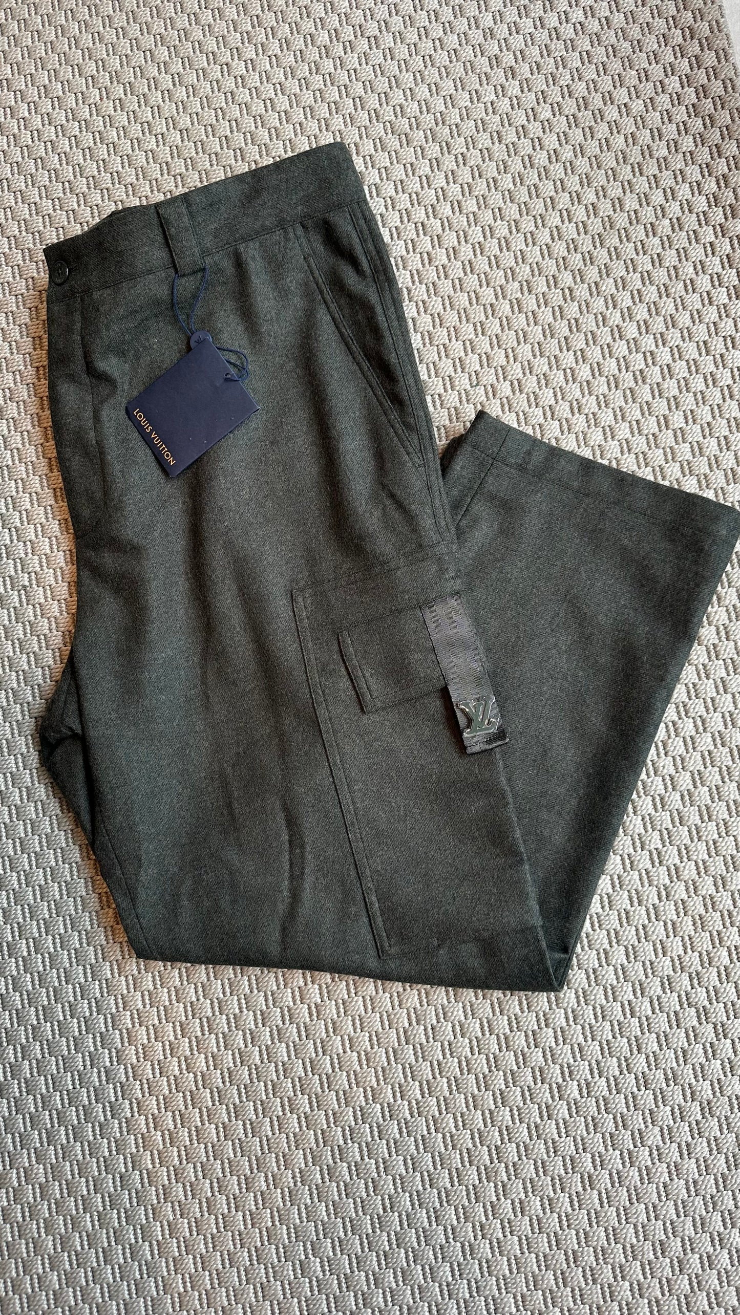 Louis Vuitton Grey Tailored Wool Cargo Trousers , brand new – IT 56