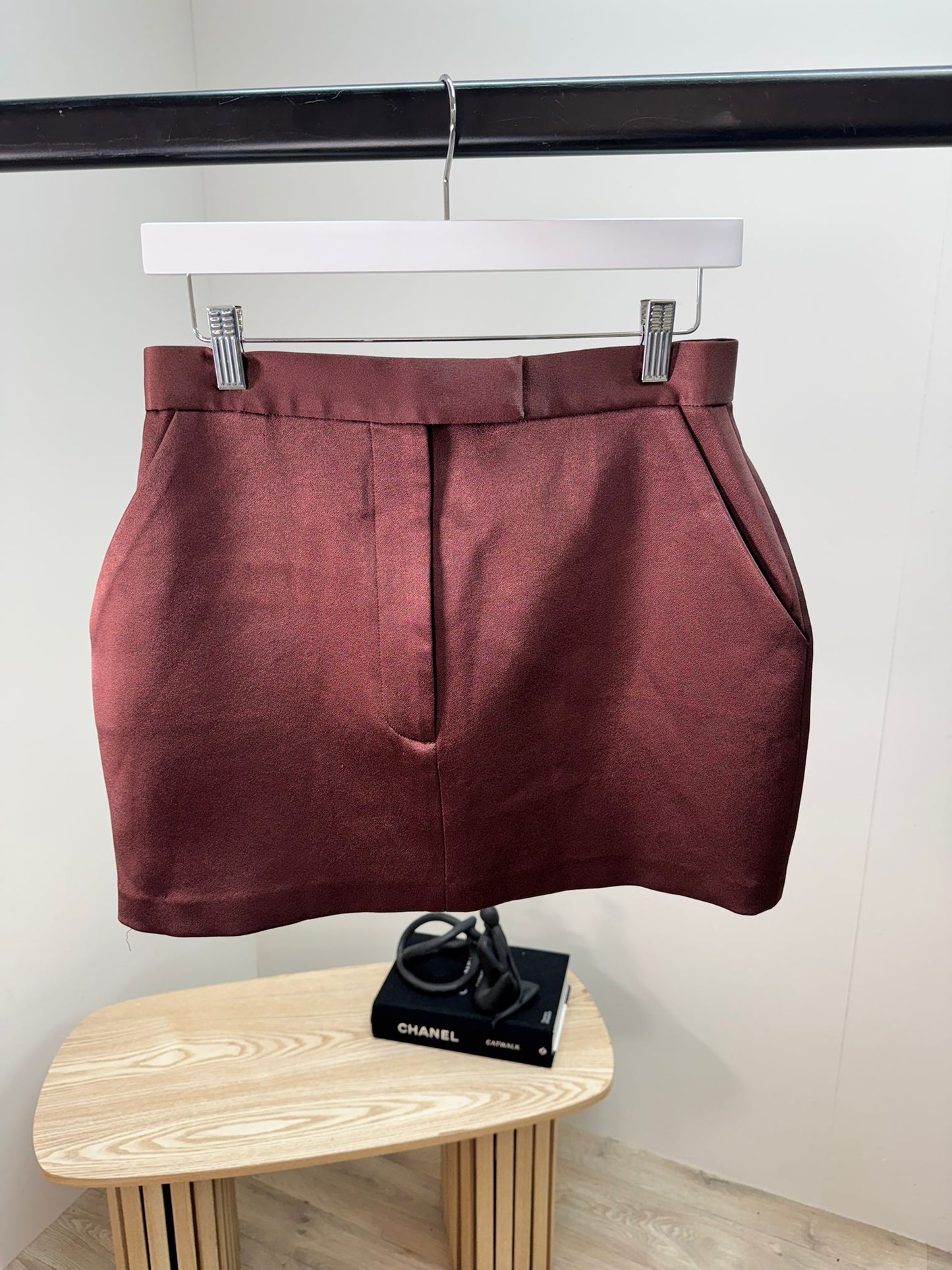 Alex Perry Brown Elle Satin-Crepe Mini Skirt – UK 10