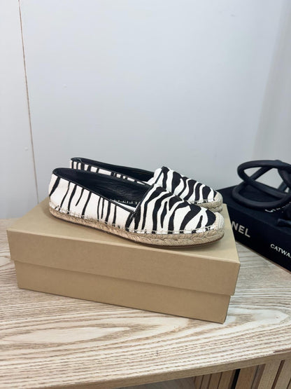 Burberry Zebra Print Brit Espadrille Hodgeson L Flat - UK 4