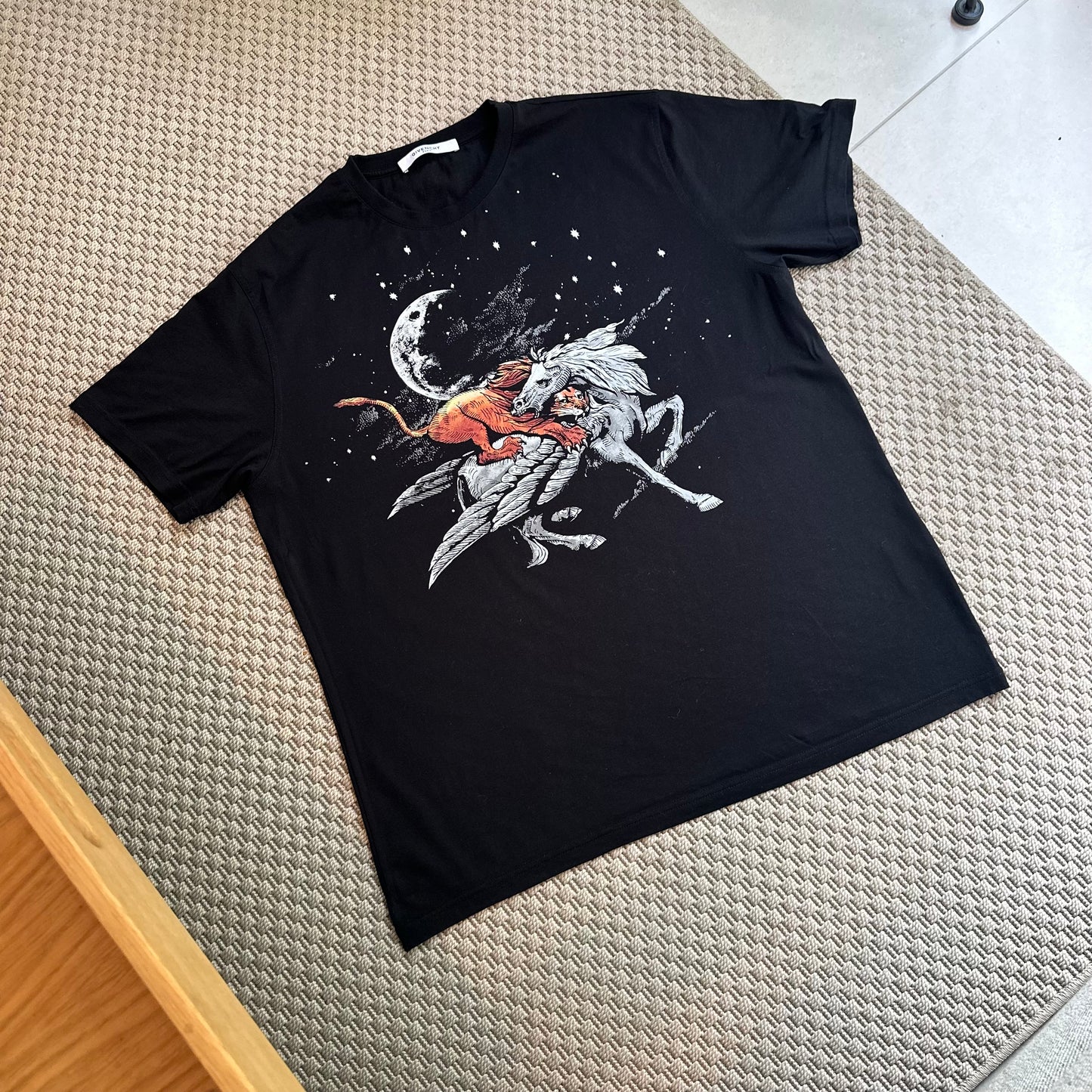Givenchy Men's black studio home podium logo T-shirt - XL