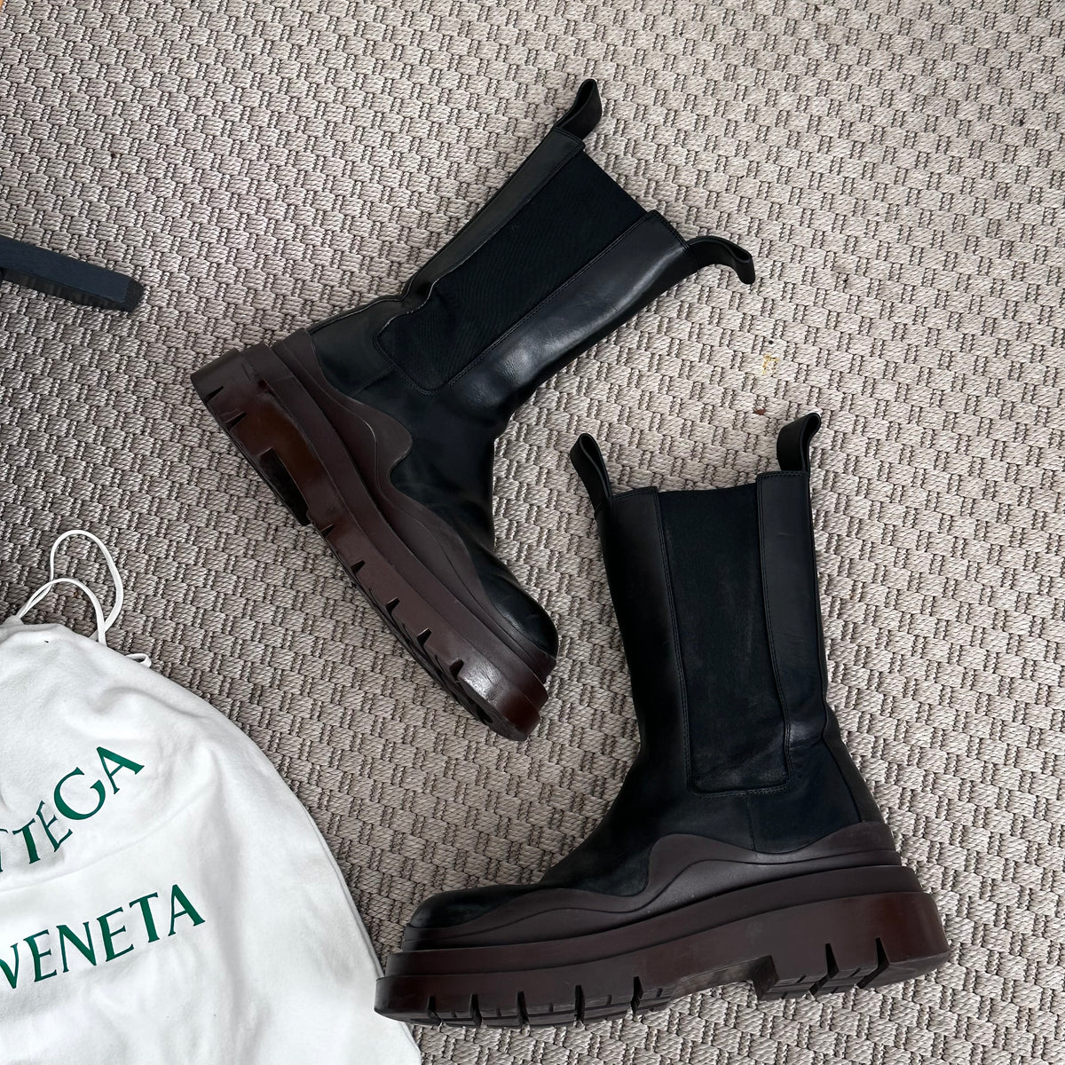 Bottega Veneta Black Tire Chelsea Boots – EU 39/UK 6