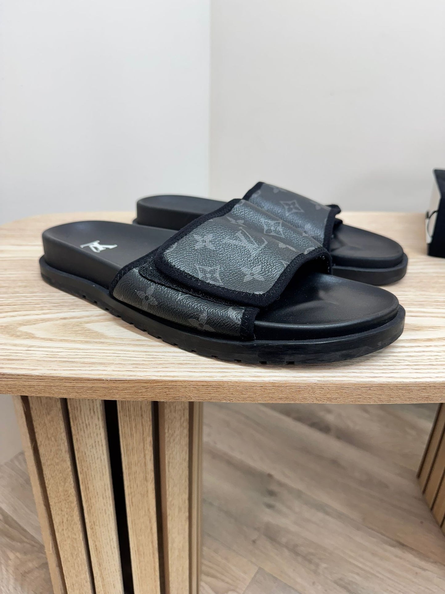 Louis Vuitton Black Monogram Slider – UK 9