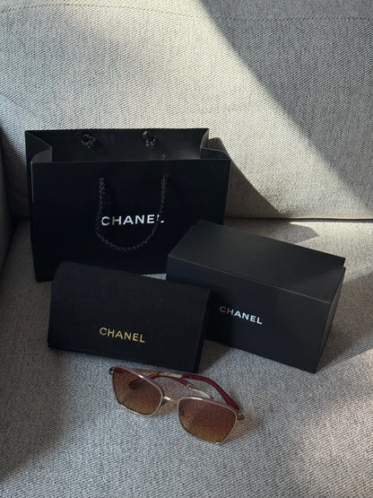 Chanel Square CC Metal, Calfskin
Gold Sunglass