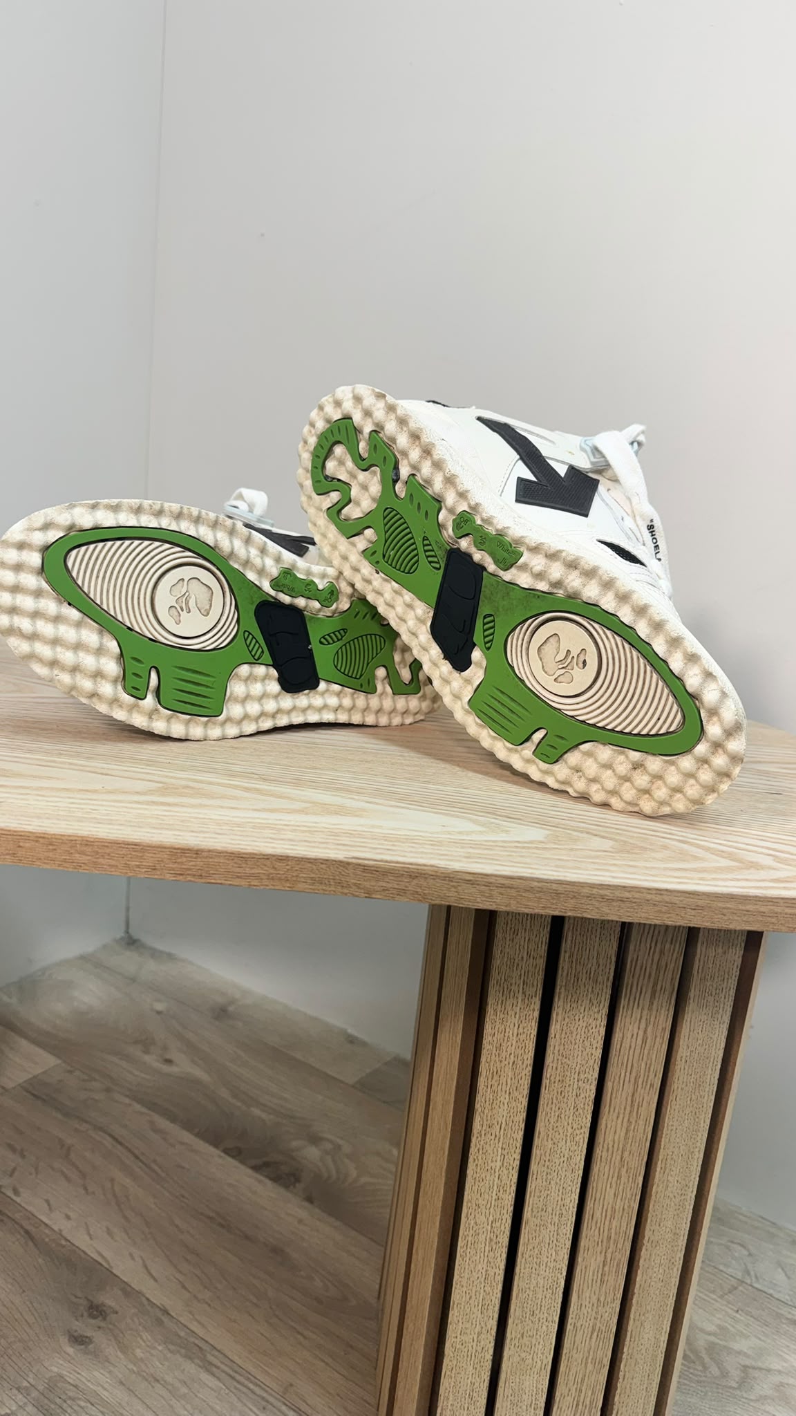 Off-White White & Black Out Of Office Trainers – EU40 / UK6
