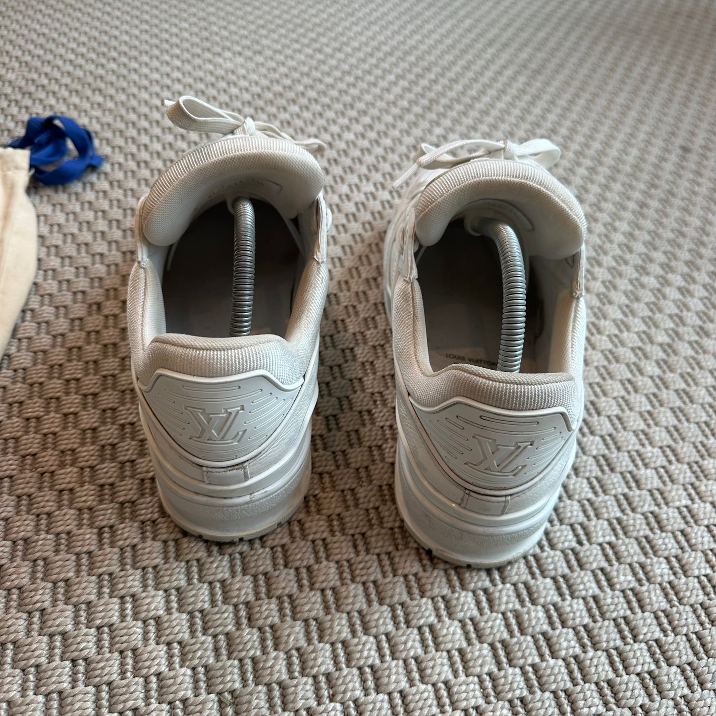 Louis Vuitton White Monogram LV Trainer – UK 7.5