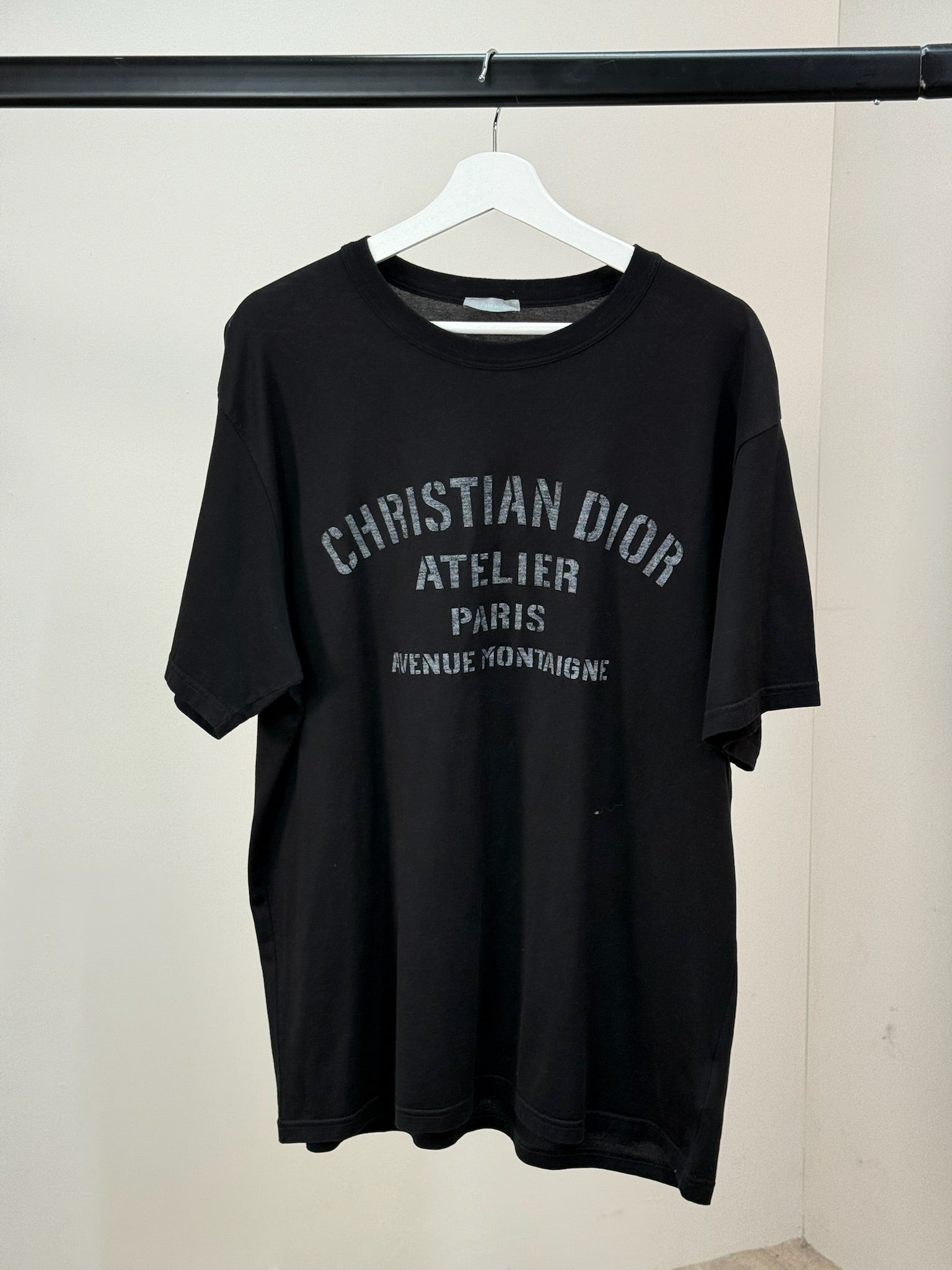 Christian Dior ブラック Tシャツ ATELIER XL Dior Black Atelier Logo T-Shirt - XXL – Only Worn Once
